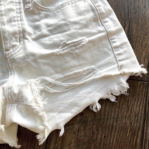 RSQ White Shorts 25 - Picture 4 of 9